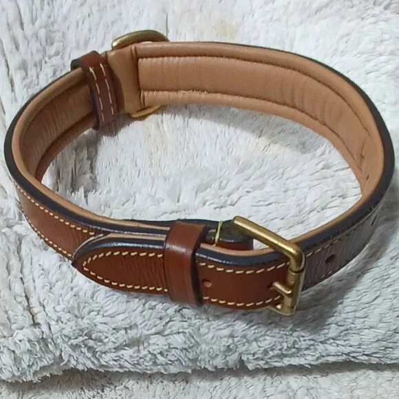 Leather padded dog collar size large brass buckle
