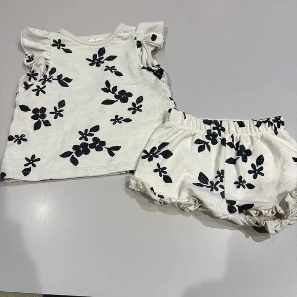 Cat & Jack 2 piece Cream and Black Floral Short Set. 18 Months