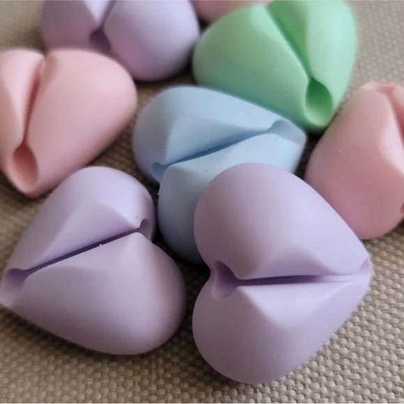 Pastel Heart-Shaped Cable Organizer