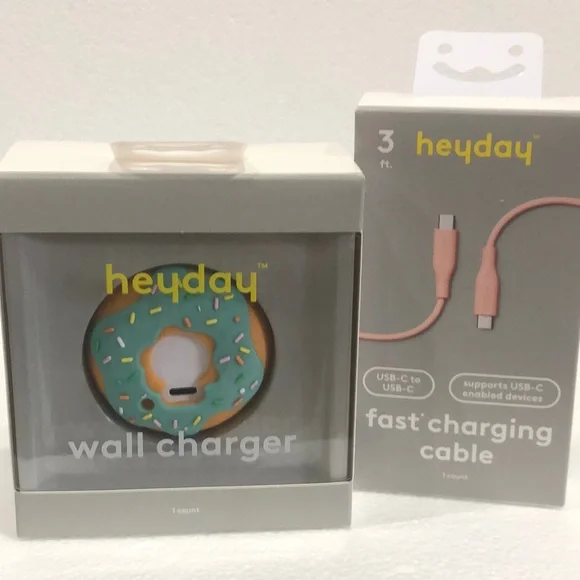 Heyday Donut Wall Charger with Pink USB-C Cable NWT