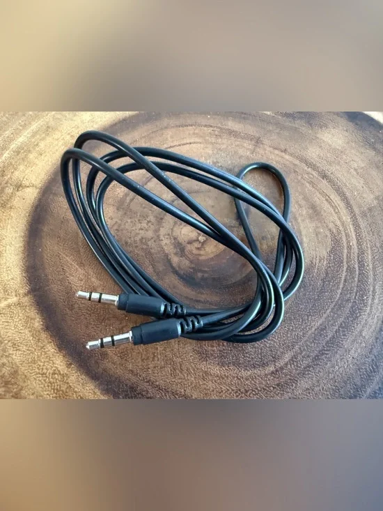 Black 3.5mm Male-to-Male Aux Audio Cable - Universal 4 feet long