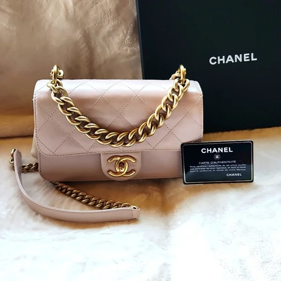 CHANEL‎ Blush Pink Flap Quilted Shoulder Bag with Gold Chain