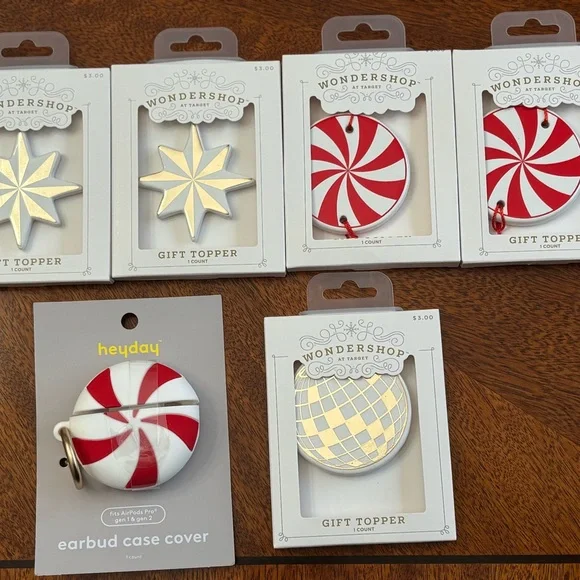 Wondershop Gold and White Star Gift Topper