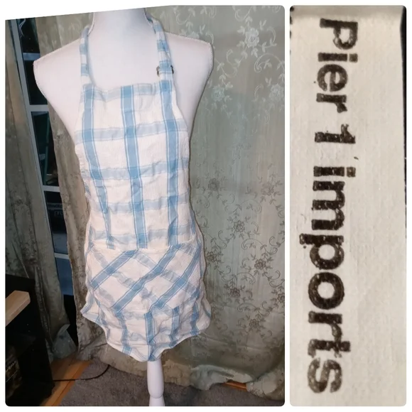 BLUE AND WHITE APRON w/ 2 POCKETS Size 30