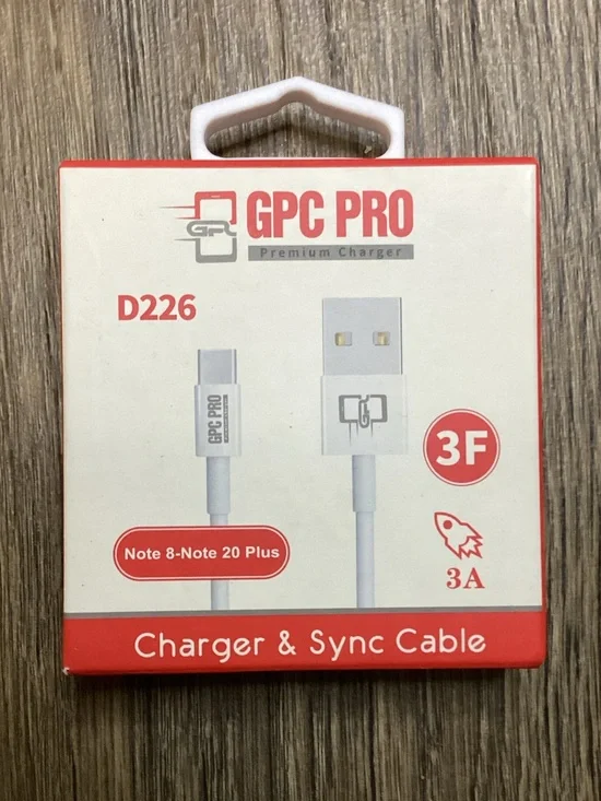 D226 White Charger & Sync Cable - 3A Fast Charge