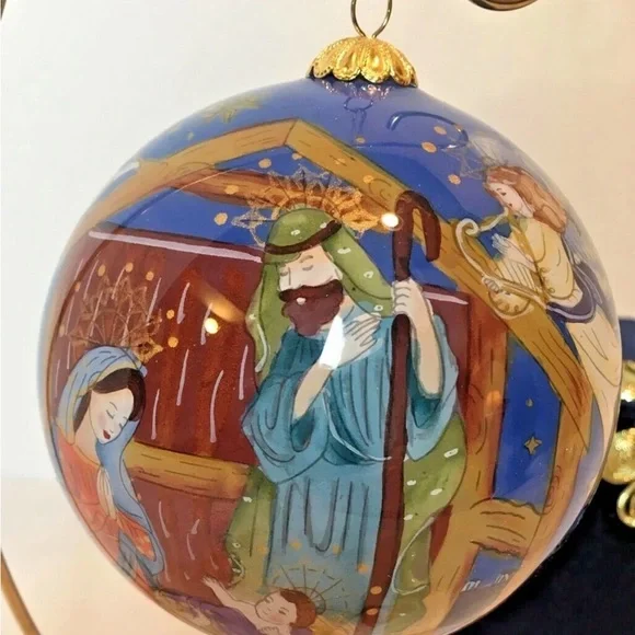 PIER 1 IMPORTS LI BIEN NATIVITY CHRISTMAS ORNAMENT GLASS BOXED 2012