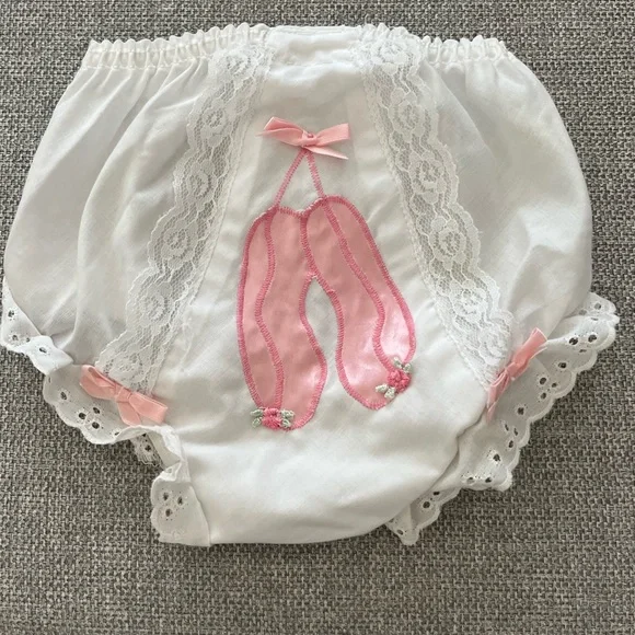 Vintage early 90”s Mullins Square ballet shoes diaper cover 6-12 mos