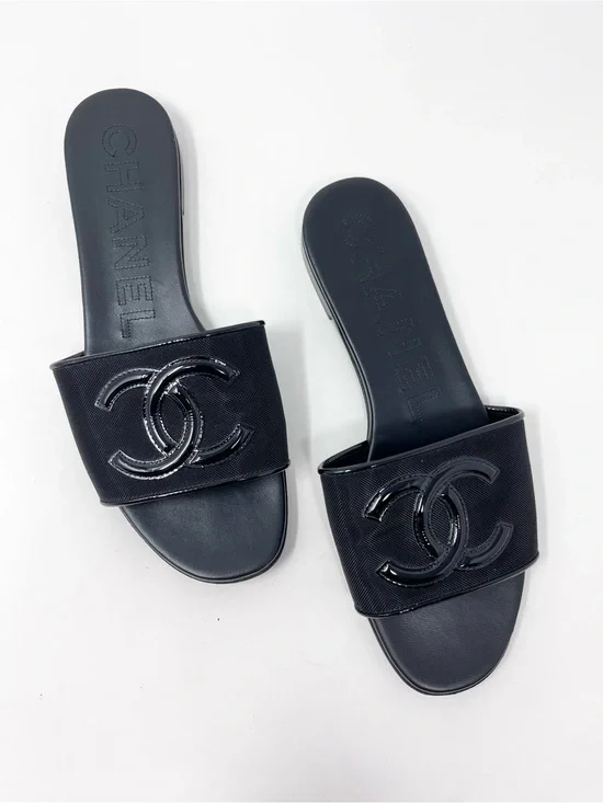 Chanel Black Mesh Patent Leather CC Logo Slide Sandal size 37.5 EU Flat Mule