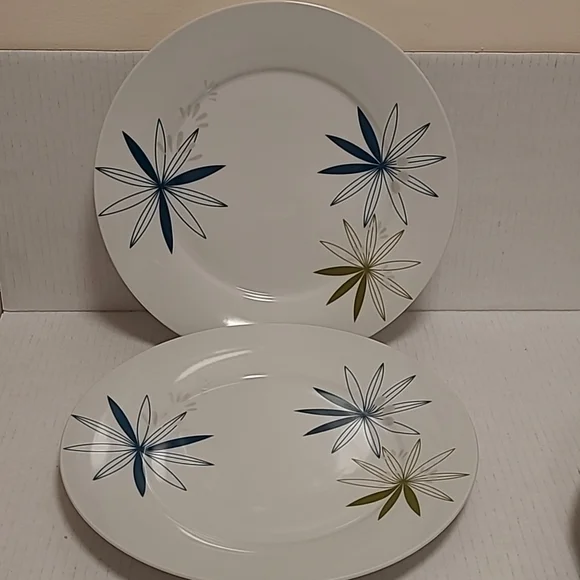 Pair of Pier 1 Kui Hua Plates