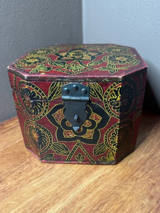 Pier 1 Octagon Wooden Keepsake-Trinket Box Red Black Gold Floral - India Ornate