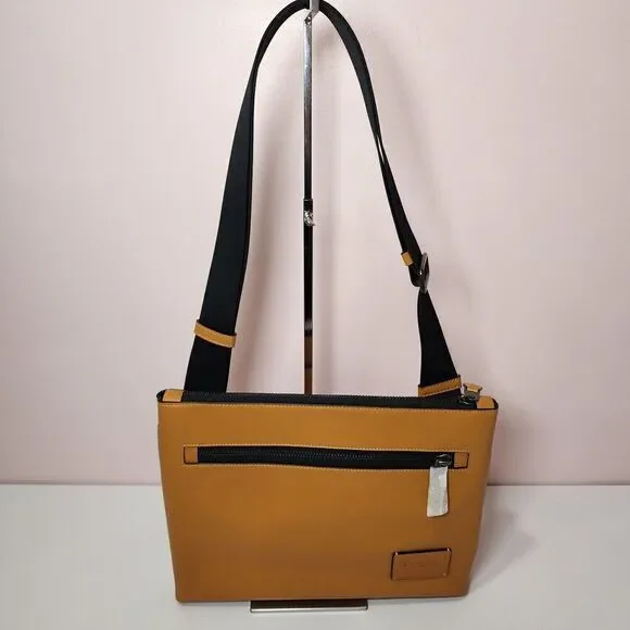 NWT Coach CW449 Men's Mustard Carrier Zip Yellow Calf Leather Crossbody Bag