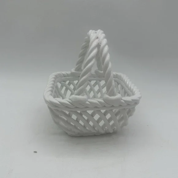 Pier 1 Imports Dolomite Basket White Woven Lattice Braid Farmhouse Cottage Decor