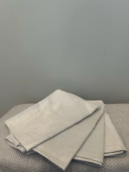 Pier 1 Dinner Napkins Silver Metallic Cloth Set of 4 Discontinued Dining Event