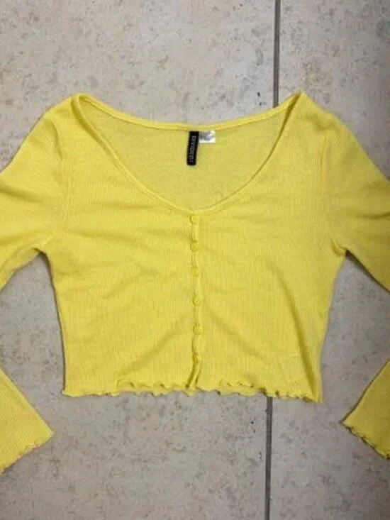 H&M Women's Yellow Cardigan Medium Cropped Ribbed Knit Lettuce Edge Button Up