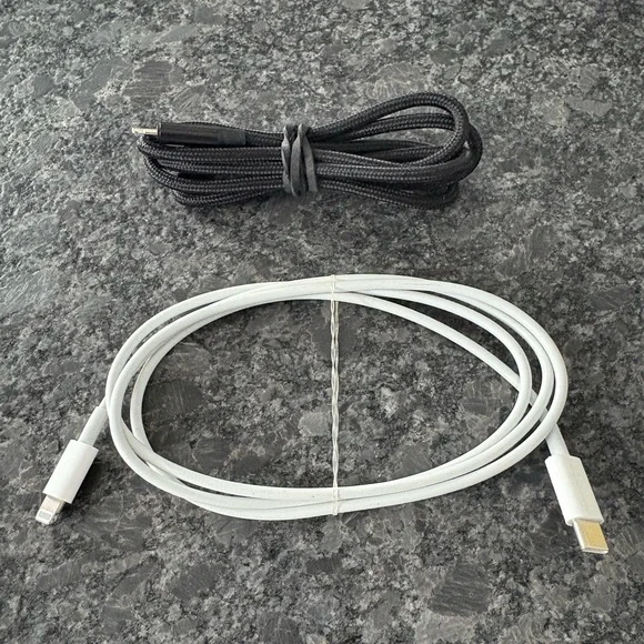 7 USB-C to Apple Lightening Charging Cables
