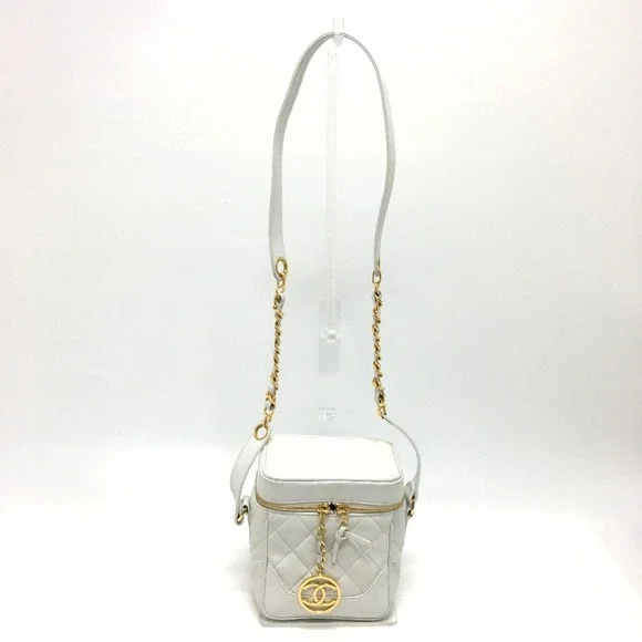 CHANEL White Shoulder Bag
