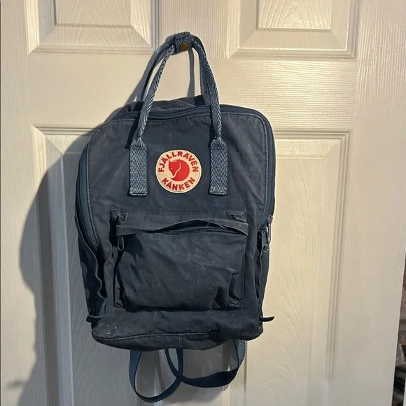 Fjallraven Kånken Navy Backpack