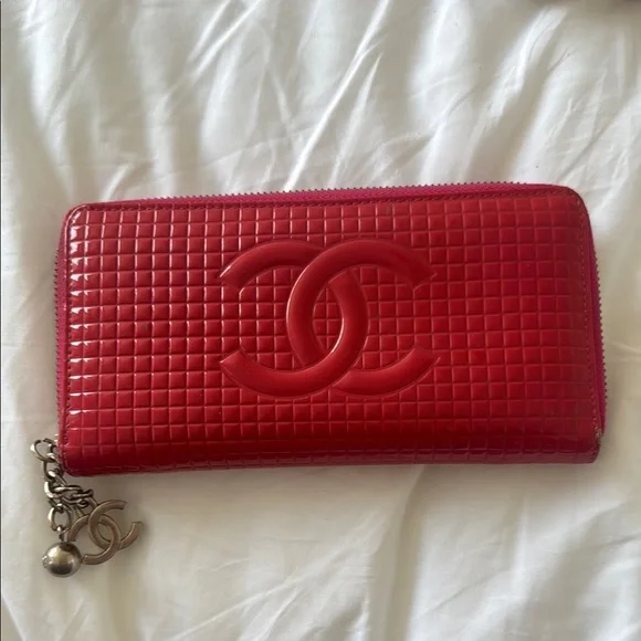 AUTHENTIC CHANEL WALLET
