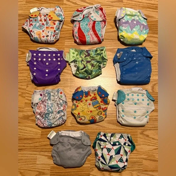 BumGenius One Size Cloth Diaper Lot w/ Cotton Inserts (11) Pocket Diapers