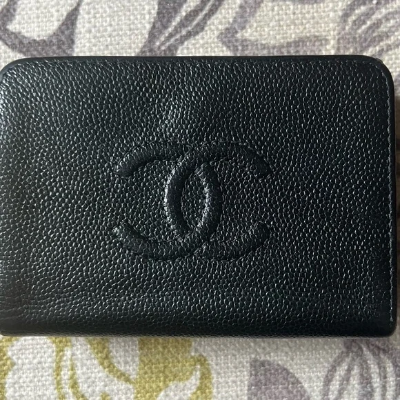 CHANEL Caviar leather wallet