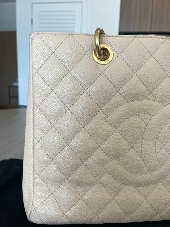 CHANEL Vintage Caviar Grand Shopping Tote