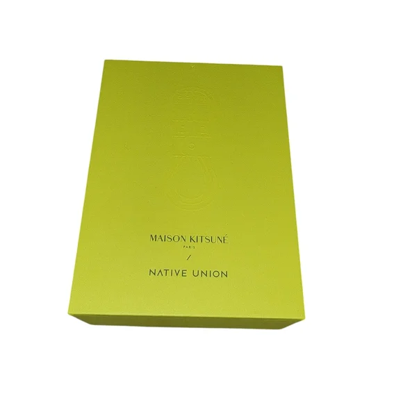 NIB Maison Kitsuné x Native Union Belt Cable 1.2m - Green
