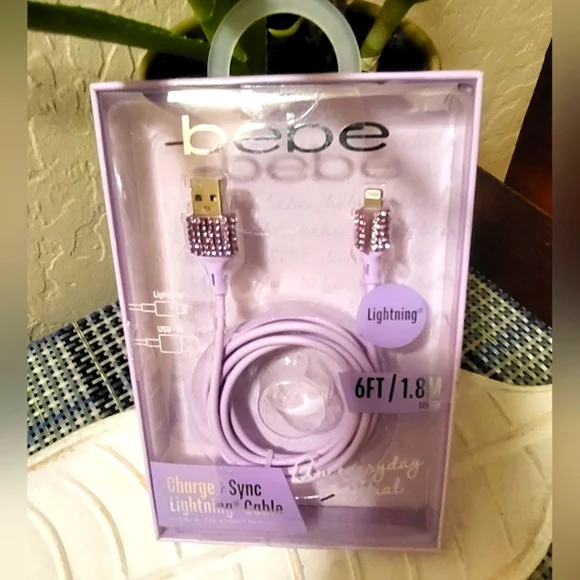 BEBE BLING CHARMED 6' CHARGE+SYNC LIGHTNING CABLE