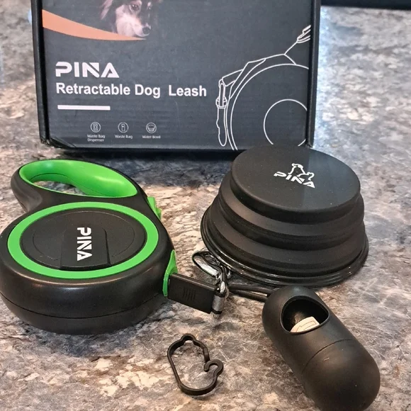 Pina Black and Green Retractable Dog Leash And Ecessaries