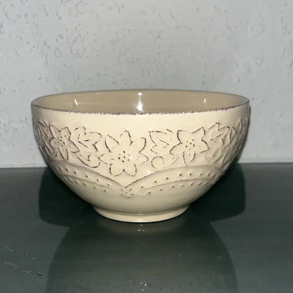 Lacey Cream collection by Pier 1 salad/cereal bowl discontinued