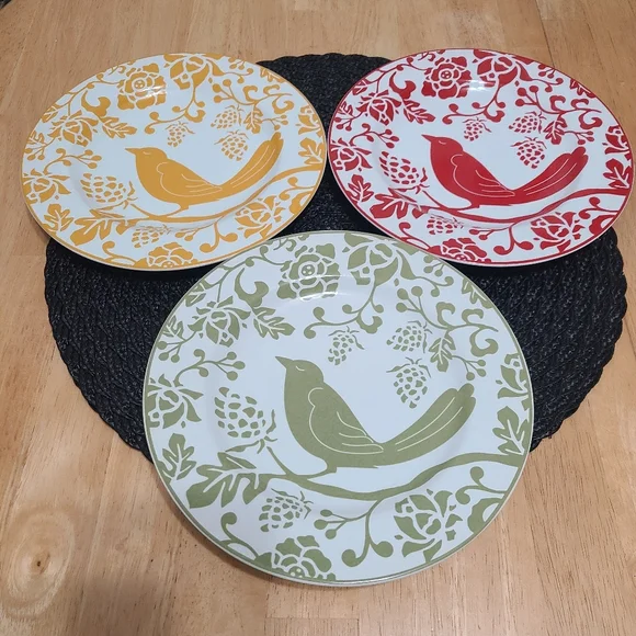 NWOT Pier 1 Salad/Dessert/Entertainment Yellow Red and Green Plates Set of 3
