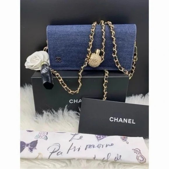 Extremely Rare Chanel Denim Quilted Sunglasses Case Crossbody Purse