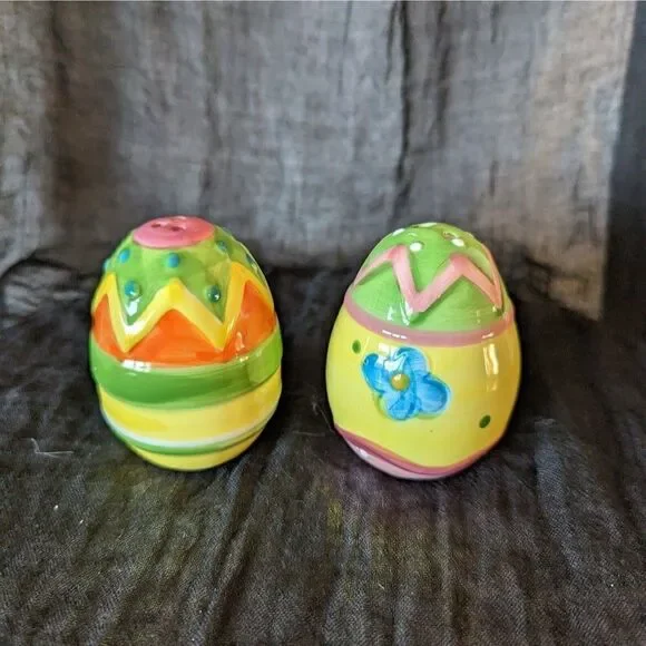 Vintage Easter Egg Salt And Pepper Shakers Ceramic Hand Painted