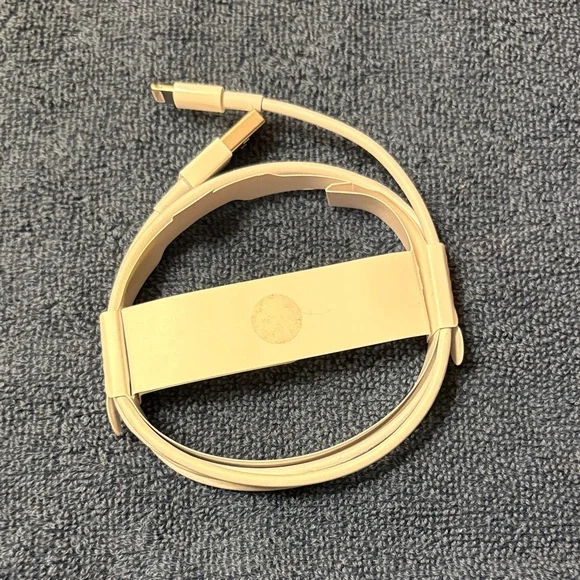 NEW Apple USB to lightening cable