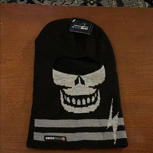 💲Swisstech Boys Knit Skull Skimask