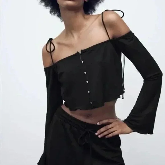 Zara Off the Shoulder Float Black Long Sleeve Cropped Blouse Size Medium