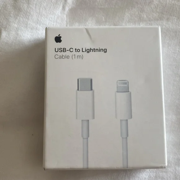 NWT Apple USB-C to Lightning Cable 1m