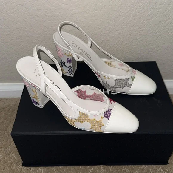 CHANEL Guipure Patent Embroidered Floral Cap Toe CC Slingback heels 37.5 White