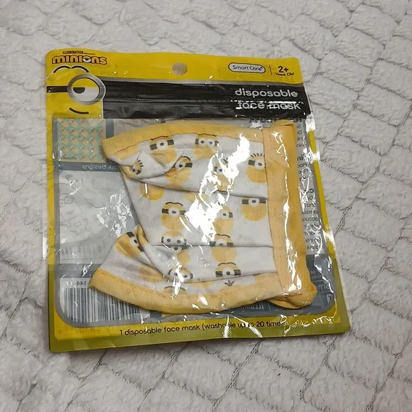 Minions disposable Youth unisex age 2 and up mask NWT