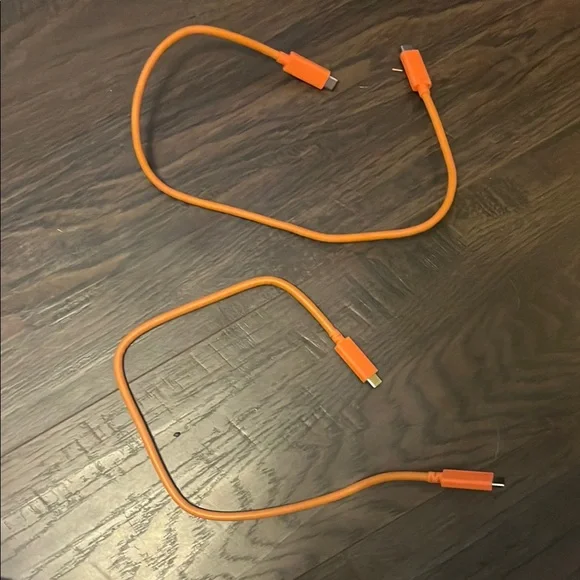 Brand new - Thunderbolt 3 cables