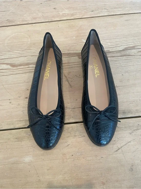Chanel Black Crocodile Ballet Flats NWOB Size 38