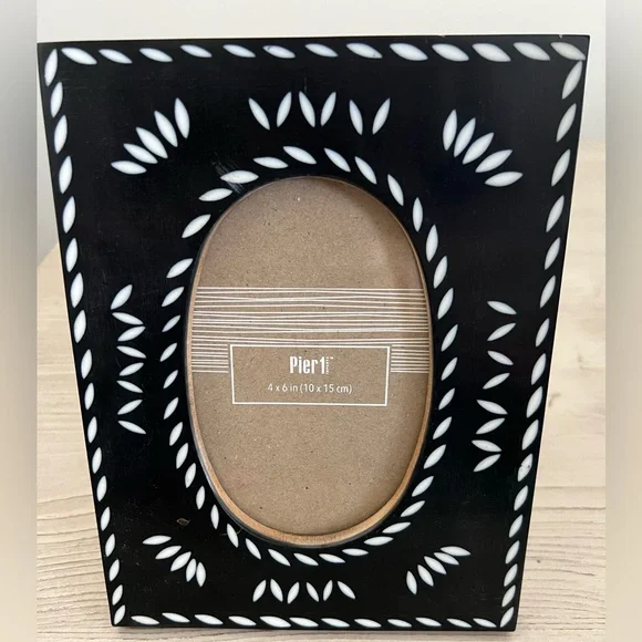 Pier 1 4”x6” Picture Frame