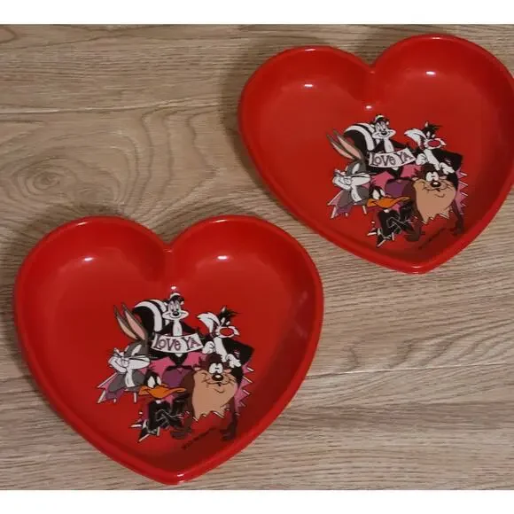 Vintage 1996 Looney Tunes Heart Shaped Plastic Tray Plate Valentine's Day Set