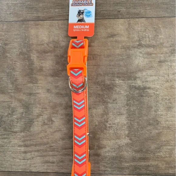 New petmate Easy clean durable dog colllar medium
