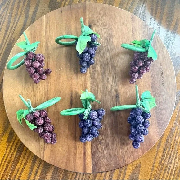 **VINTAGE** Pier 1 Imports Beaded Grape Cluster Napkin Ring Set -Lot Of 6 -Fruit