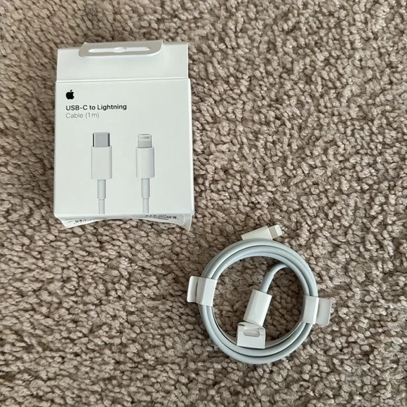 NEW Apple USB-C to Lightning Cable