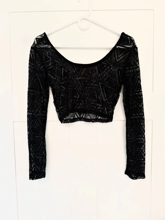 FREE w/ PURCHASE - Black Cropped Lace Long-Sleeve Top