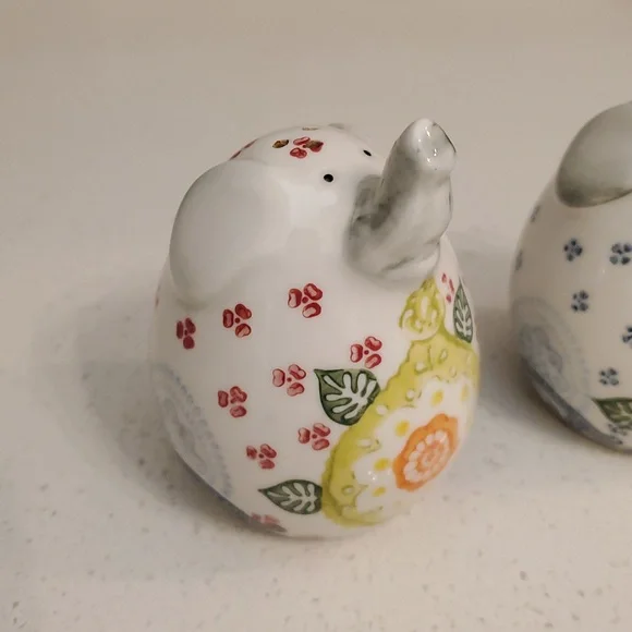 Pier 1 Elephant Salt and Pepper Shakers