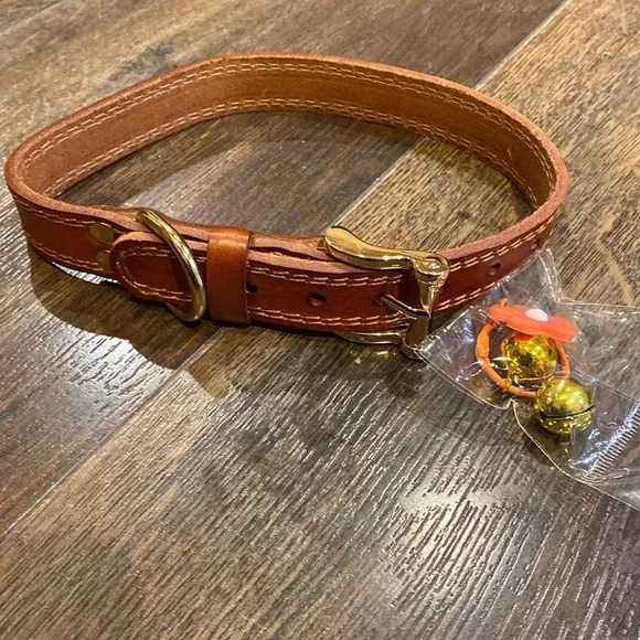 Leather dog collar new size medium heavy duty
