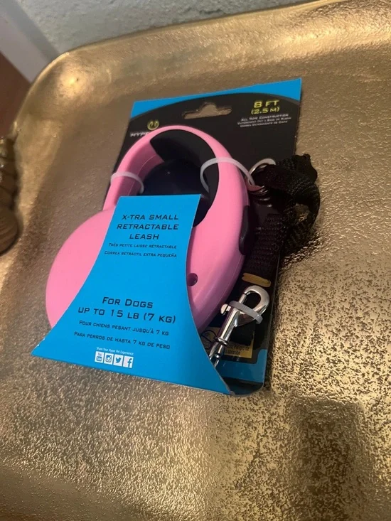 #1845: XSmall Pink Retractable Dog Leash. Retractable Leash Up To 15 LB (7 kg)