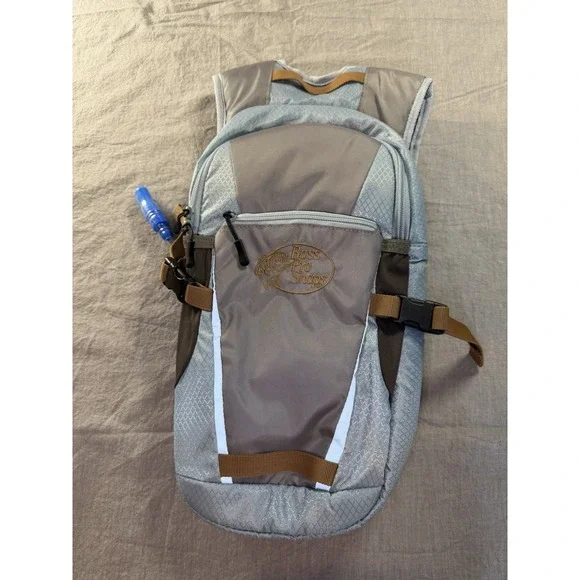 Bass Pro Shops‎ Hydration Backpack